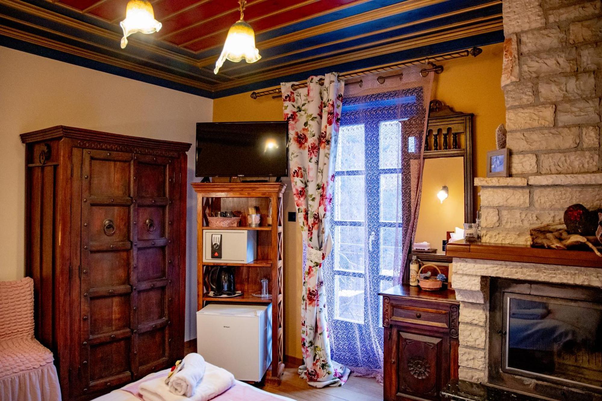 Arktouros Hotel Monodendri Esterno foto