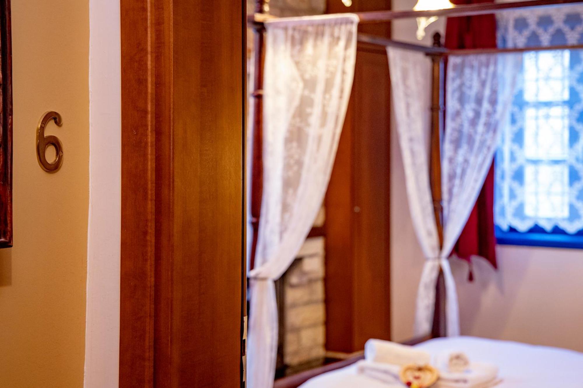 Arktouros Hotel Monodendri Esterno foto